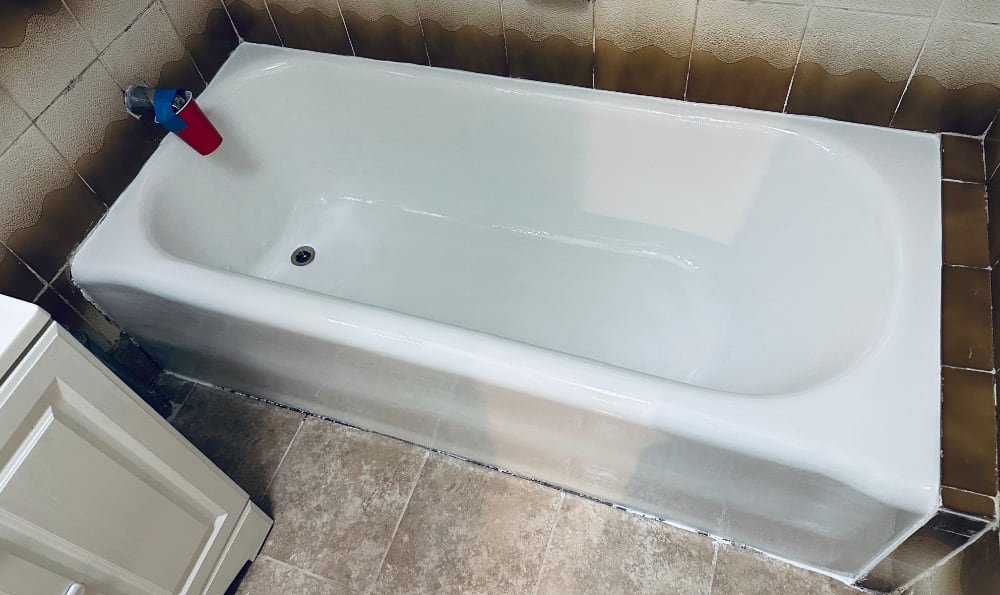 Refinished tub in Chicago