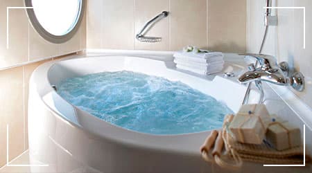 Acrylic or fiberglass bathtub